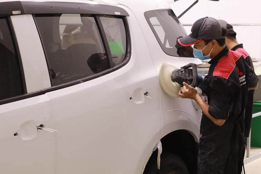 Sơn để đổi màu xe