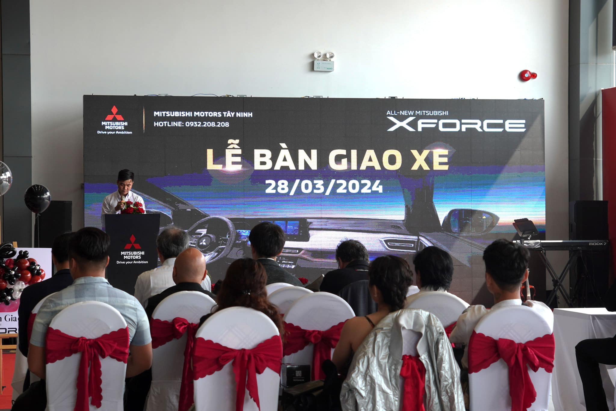 bàn-giao-xe-ô-tô-XFORCE (5)