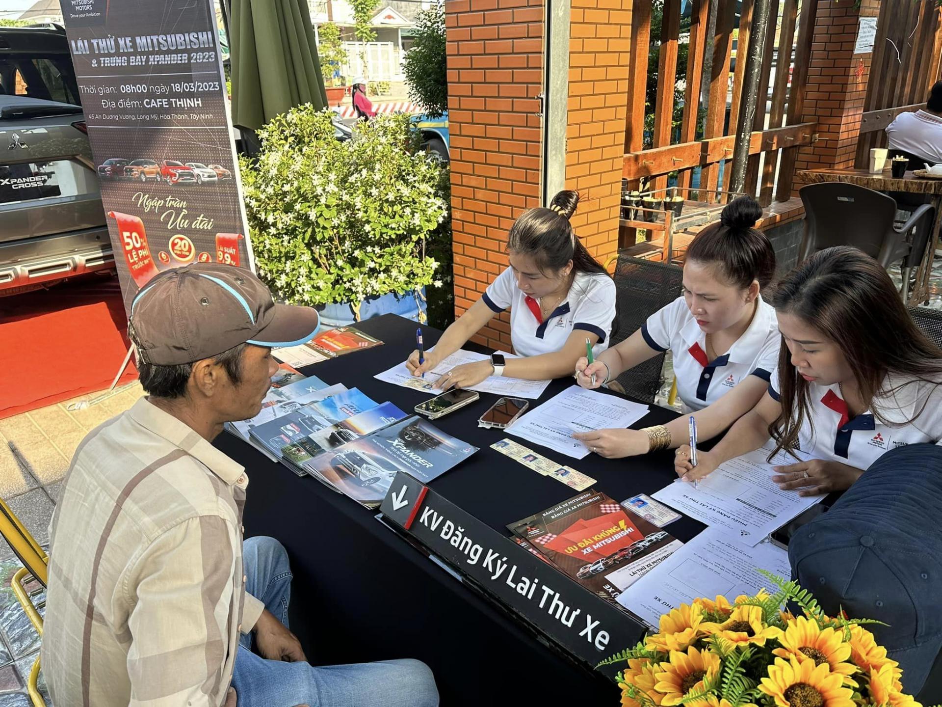Lái thử tại Cafe Thịnh (4)