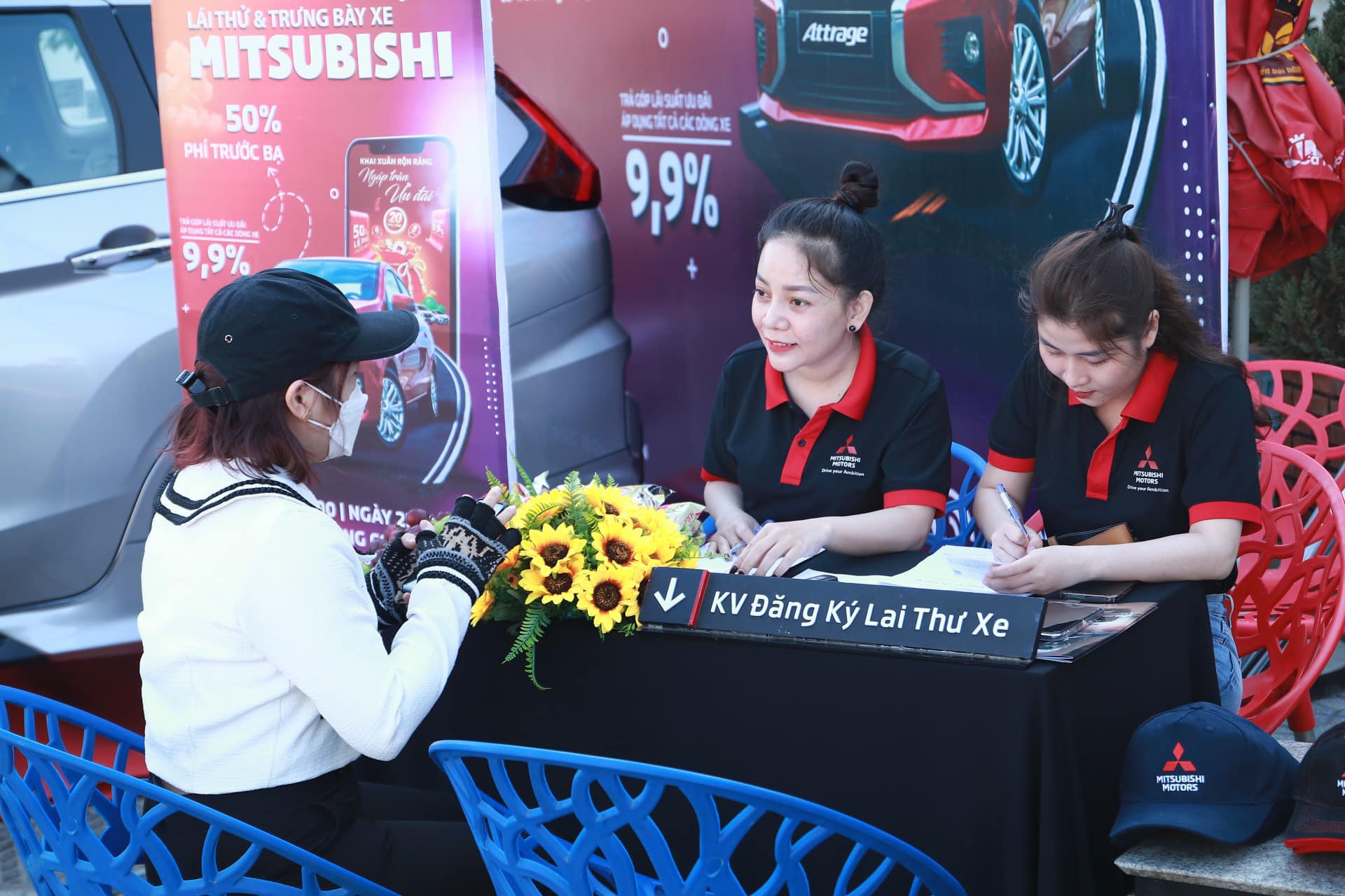 Mitsubishi tại Rock-King Coffee (8)