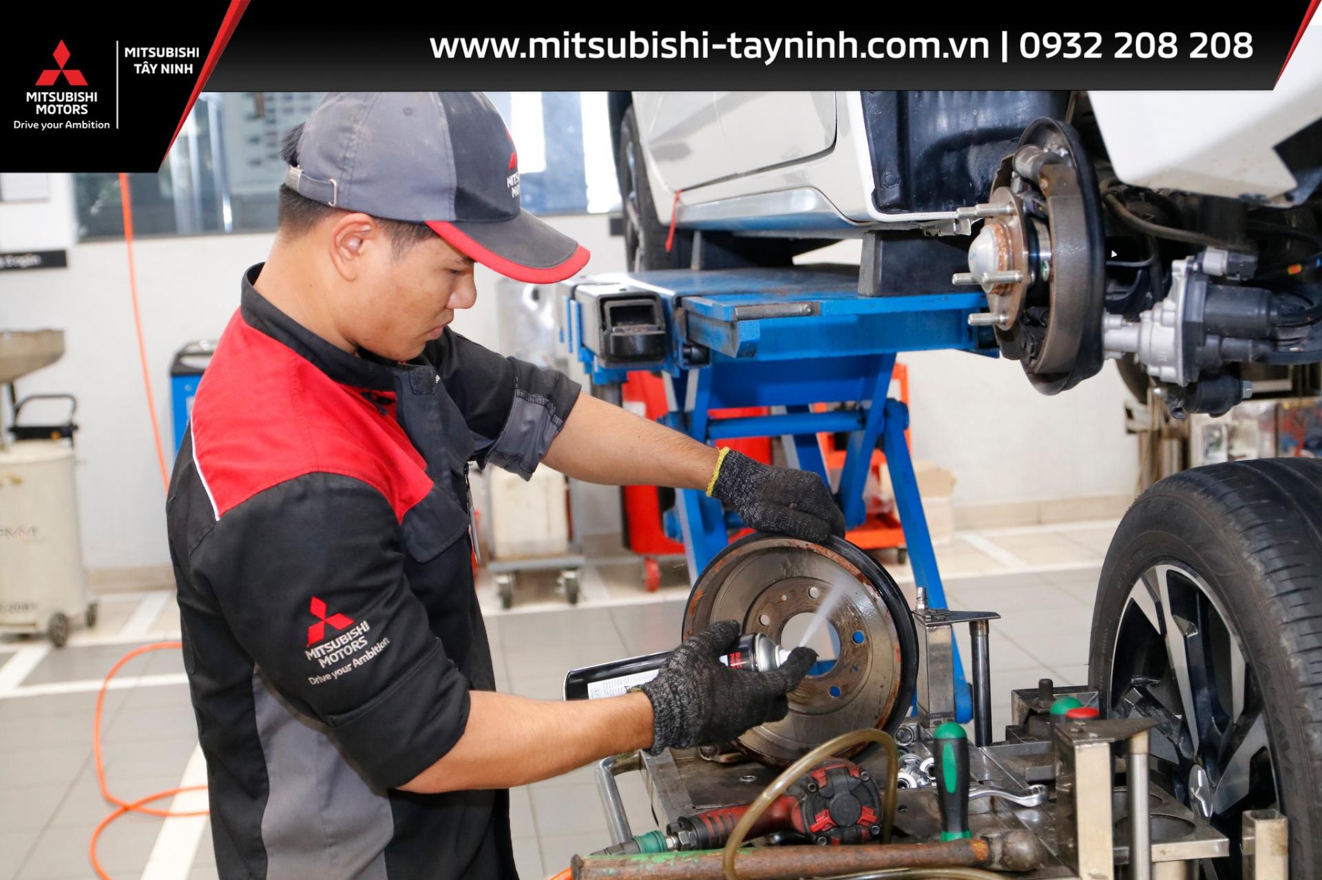 Mitsubishi-khuyen-mai-dich-vu-thang-8 (4)