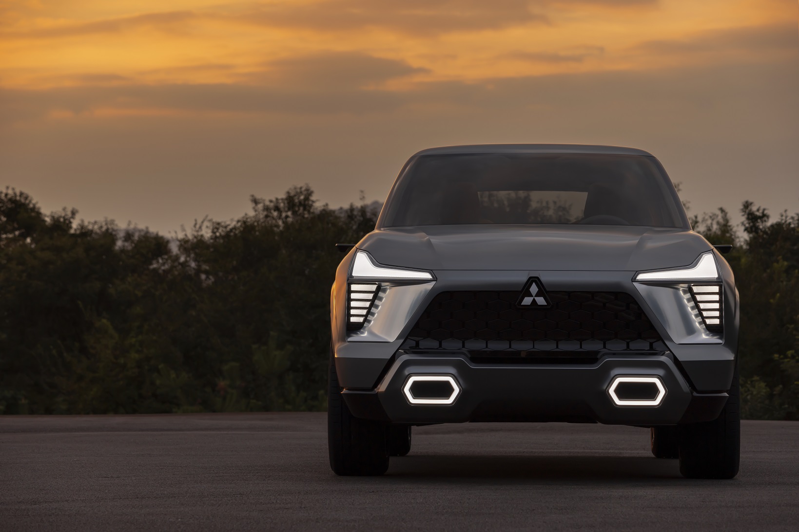 mitsubishi_xfc_concept_ext17