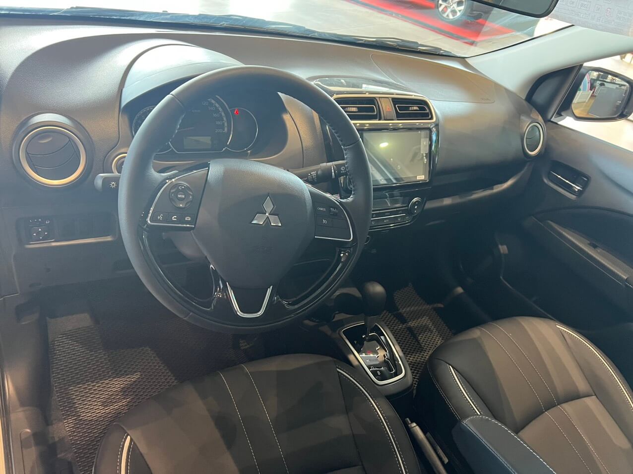 Xe Mitsubishi Attrage giá rẻ (3)