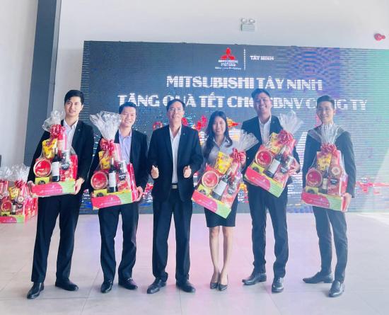 TRAO QUÀ TẾT - KẾT YÊU THƯƠNG