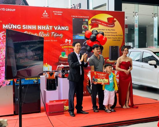 TOÀN CẢNH SỰ KIỆN BỐC THĂM TRÚNG THƯỜNG MỪNG SINH NHẬT VÀNG RỘN RÀNG QUÀ TẶNG