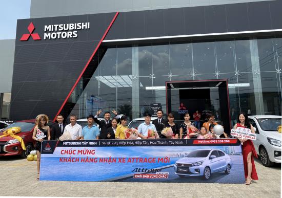 LỄ BÀN GIAO MITSUBISHI ATTRAGE TẬP TRUNG